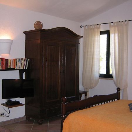 Studio-Appartment In Landhaus Mit Meerblick ポルト・アッズッロ エクステリア 写真