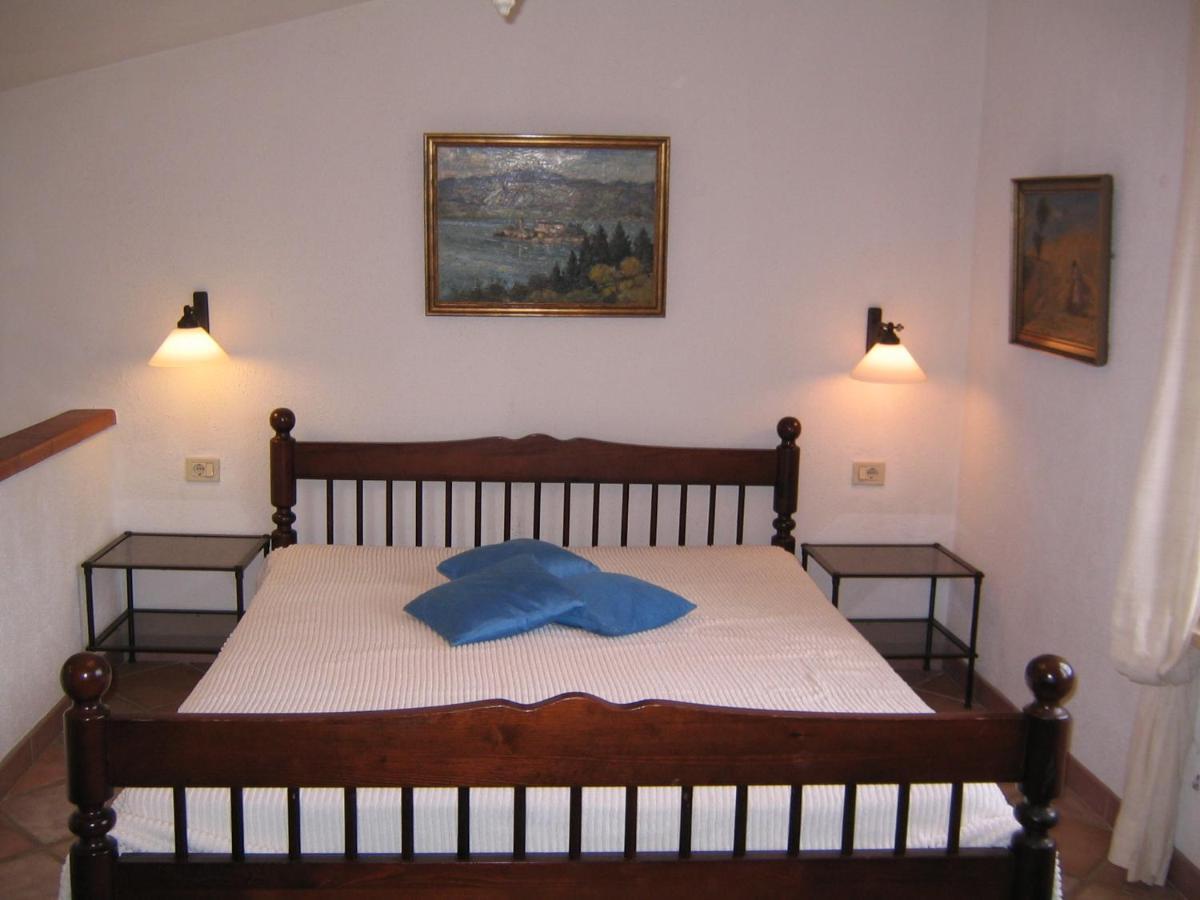 Studio-Appartment In Landhaus Mit Meerblick ポルト・アッズッロ エクステリア 写真