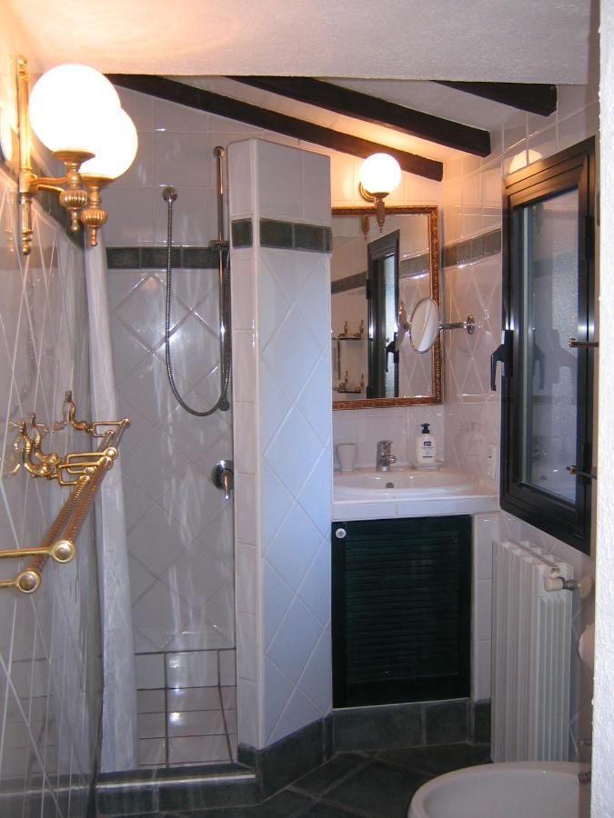 Studio-Appartment In Landhaus Mit Meerblick ポルト・アッズッロ エクステリア 写真