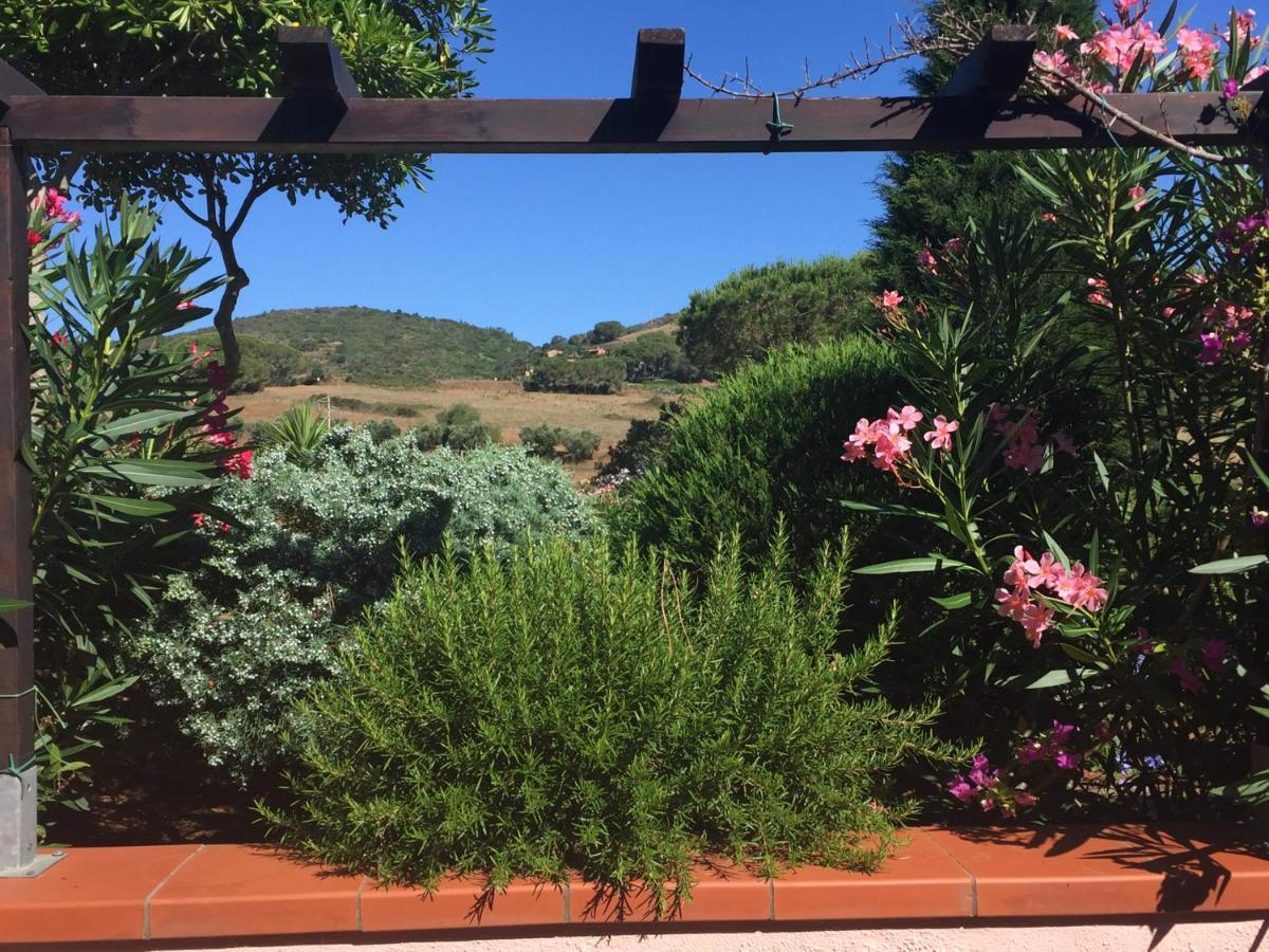 Studio-Appartment In Landhaus Mit Meerblick ポルト・アッズッロ エクステリア 写真